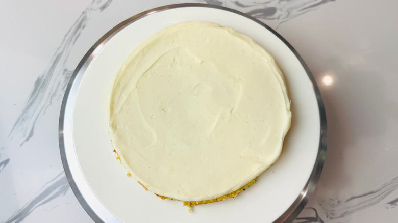 Cake with frosting layer