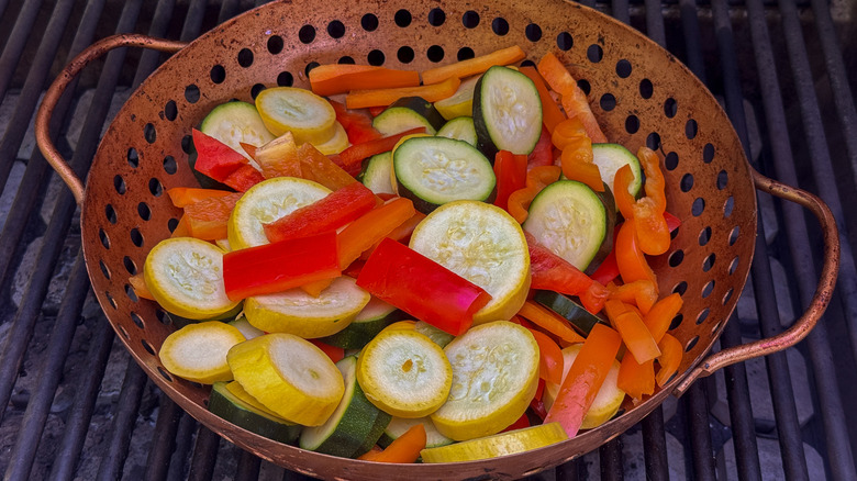 veggies in grill pan