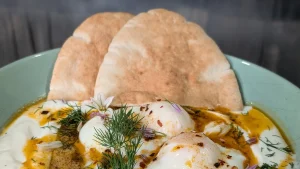 Cilbir: Turška jajca – recept Lilly Higginsova