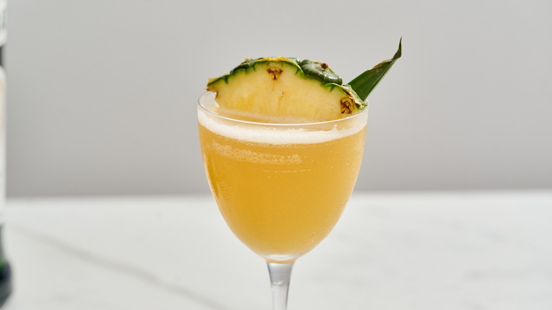 algonquin cocktail on a table
