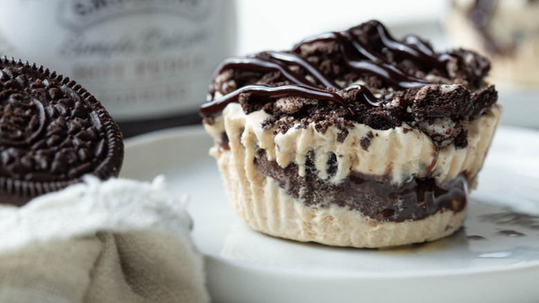 Mini frozen Oreo mud pie on plate