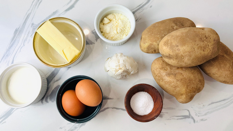 Ingredients for garlic parmesan duchess potatoes