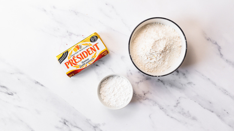 ingredients for these easy 3-ingredient shortbread cookies