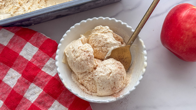 apple cider ice cream scoops in bowl