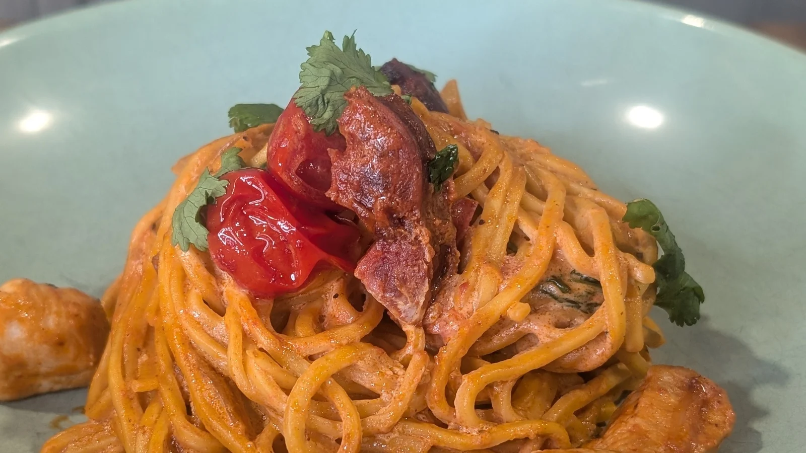 Kevin Dundonov 15-minutni recept za testenine s piščancem in čorizom