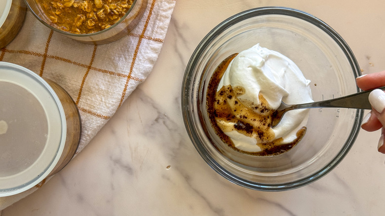 hand stirring topping