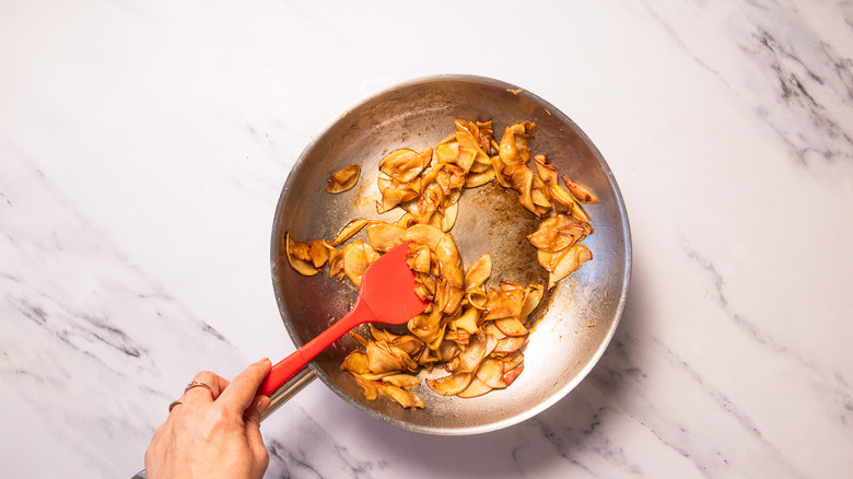 Caramelized apples in pan