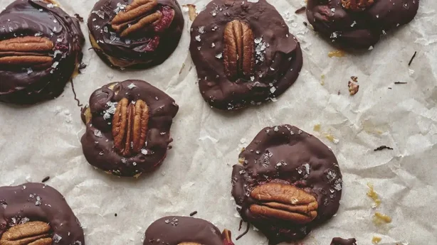 Tim Spector's chocolate pecan bites