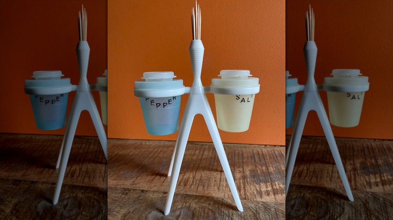 Tupperware atomic salt and pepper shaker caddy with toothpicks